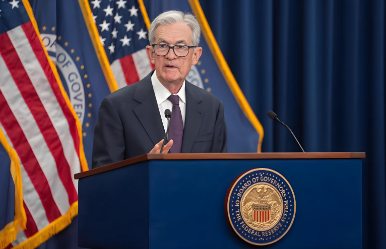 Dollar Surges to Three-Month High as Fed Signals Delayed Rate Cuts